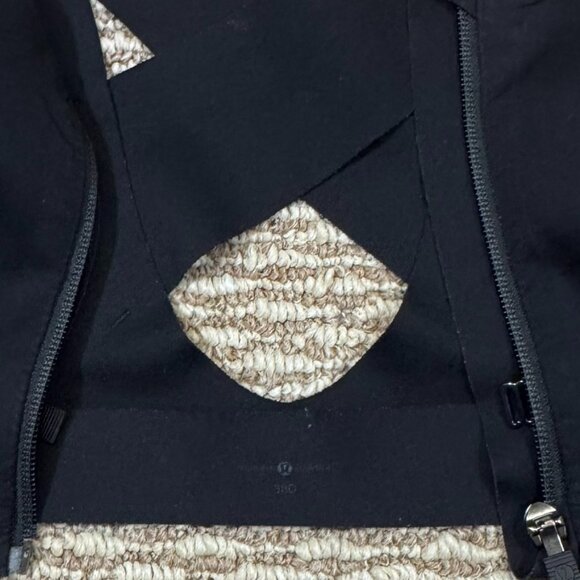 #168 Women's lululemon Energy Zip-Front Bra High Support, 38D - Picture 4 of 4